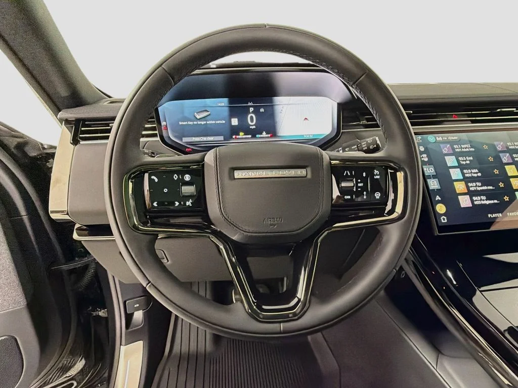New 2027 Santorini Black Land Rover Dynamic SE image 11