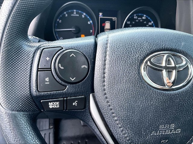 Used 2018 Super White Toyota LE image 23