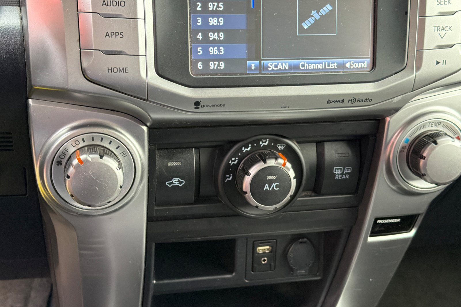 Used 2017 Silver Toyota SR5 image 18