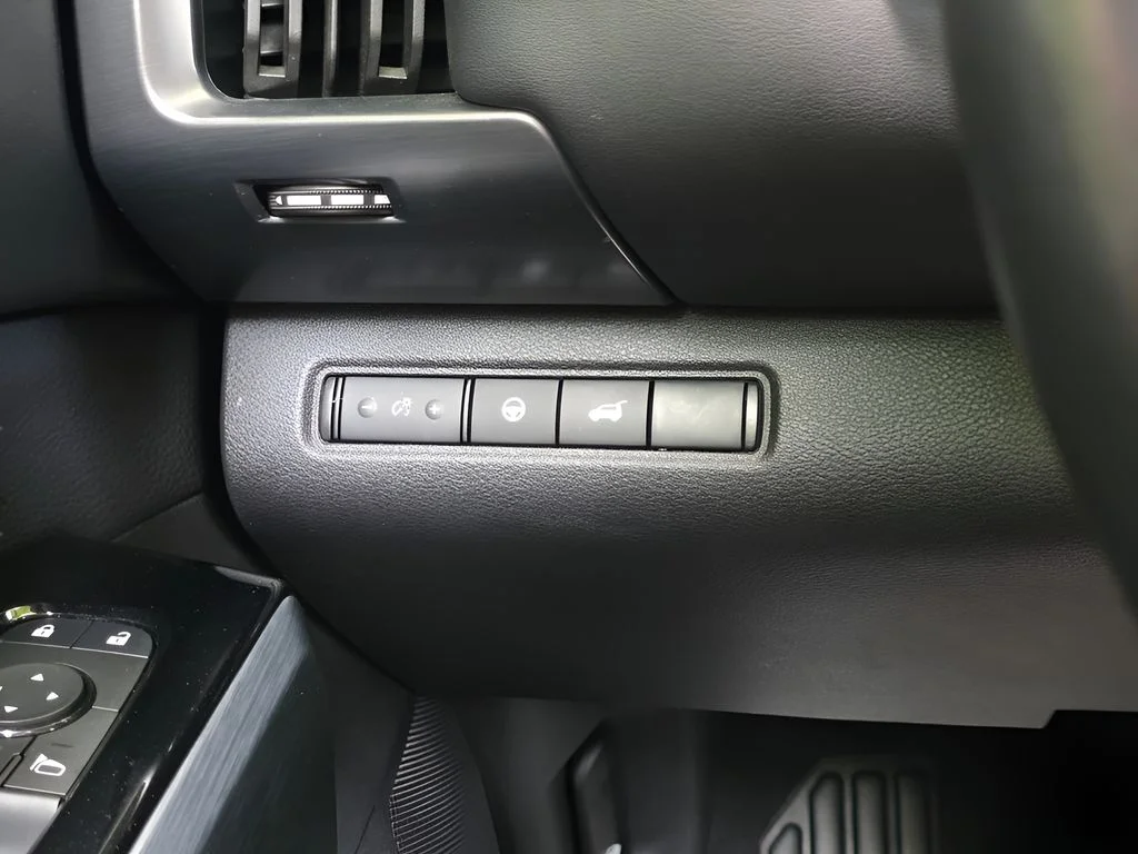 Used 2025 Super Black Nissan SL image 11