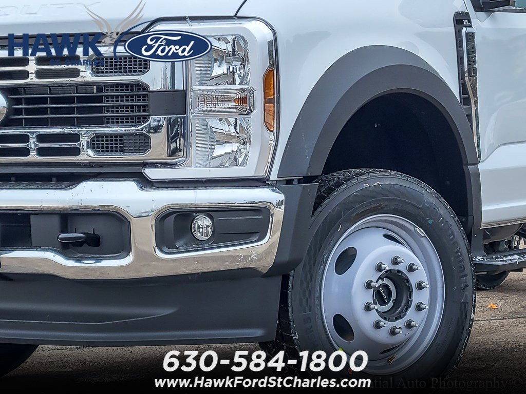 New 2026 Oxford White Ford F-450® XL image 3