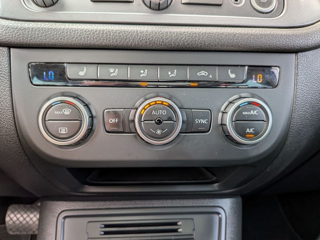 Used 2015 Silver Volkswagen SEL image 18