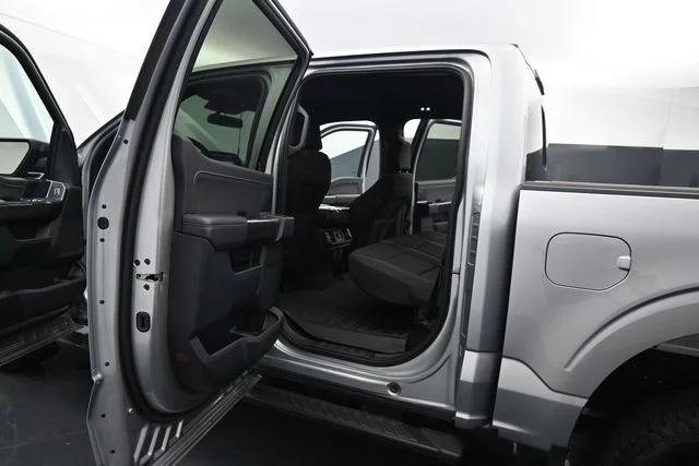 Used 2023 Silver Ford XLT image 17