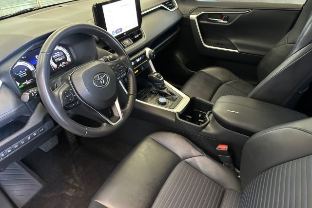 Used 2023 Silver Toyota XSE image 9