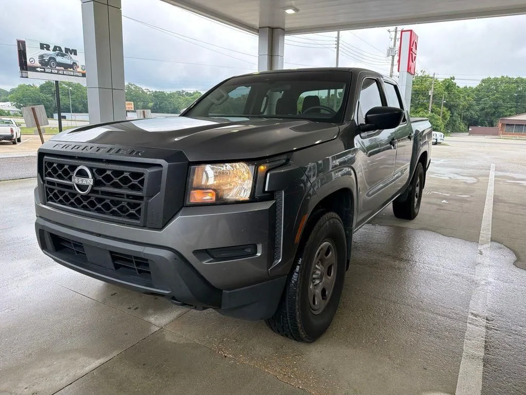 Used 2022 Gray Nissan S image 1
