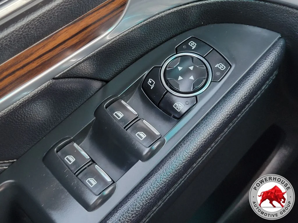 Used 2016 Black Ford Limited image 27