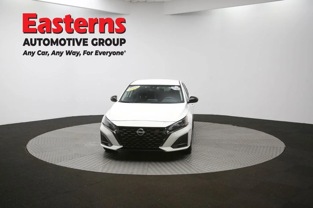 Used 2023 White Nissan 2.5 SR image 51