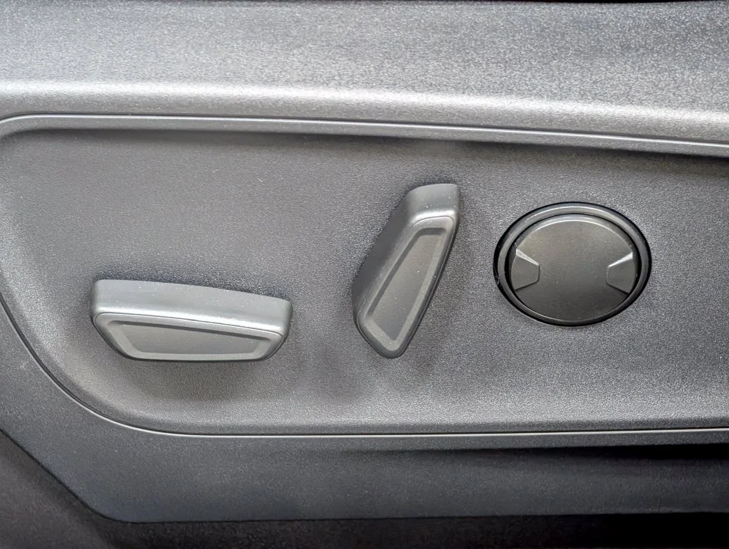 New 2026 Shadow Black Ford Outer Banks® image 13