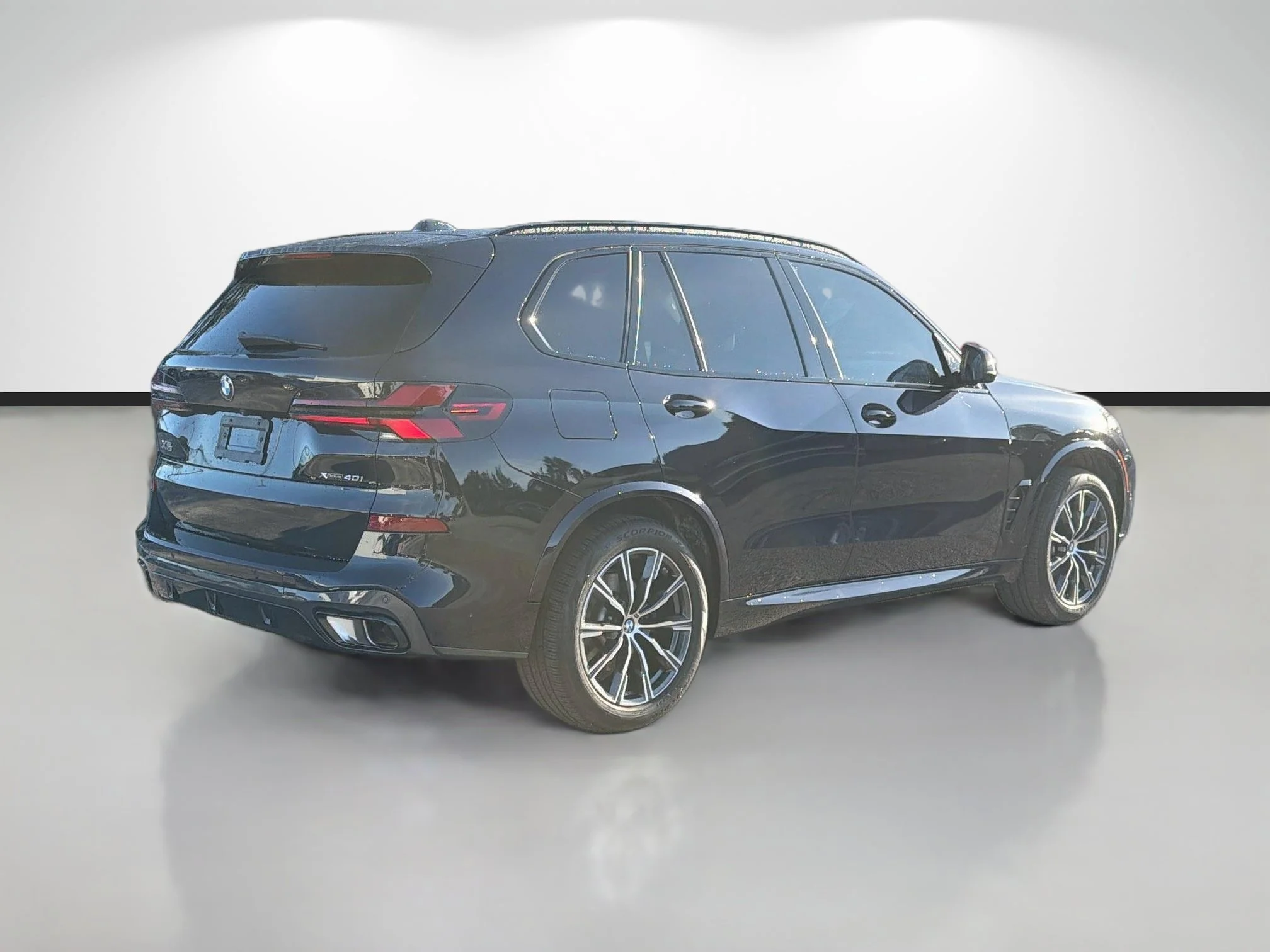 Used 2024 Carbon Black Metallic BMW xDrive40i image 3