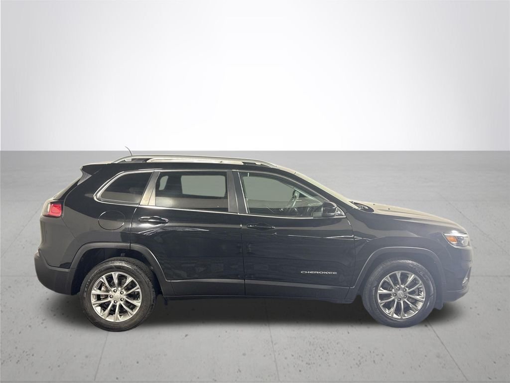 Used 2021 Diamond Black Jeep Latitude Lux image 5