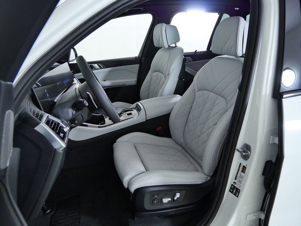 New 2026 Alpine White BMW xDrive40i image 32