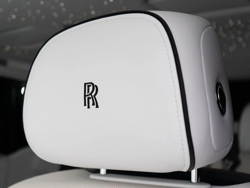 Certified Used 2023 Bespoke Crystal over Arctic White Rolls-Royce  image 18