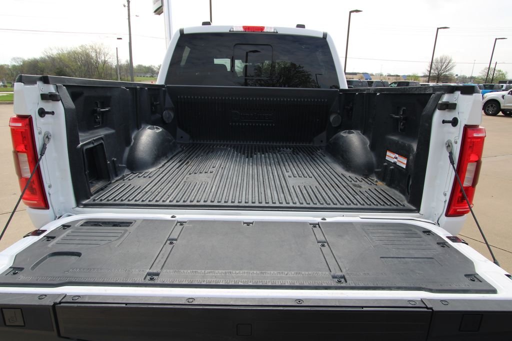 Used 2022  Ford XLT image 14