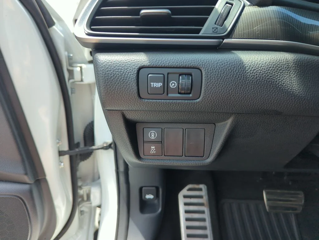 Used 2018  Honda Sport image 20