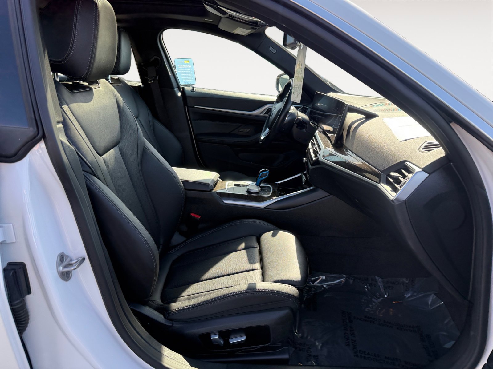 Used 2023 White Metallic BMW eDrive35 image 19