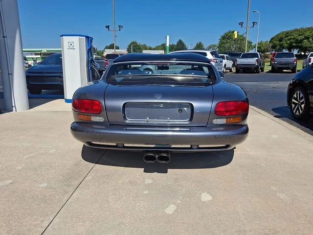 Used 2000 Silver Dodge RT/10 image 6