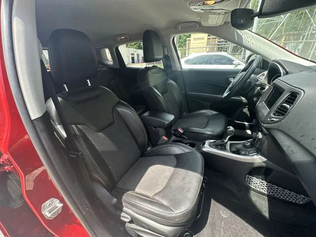 Used 2019 Red Jeep Latitude image 28