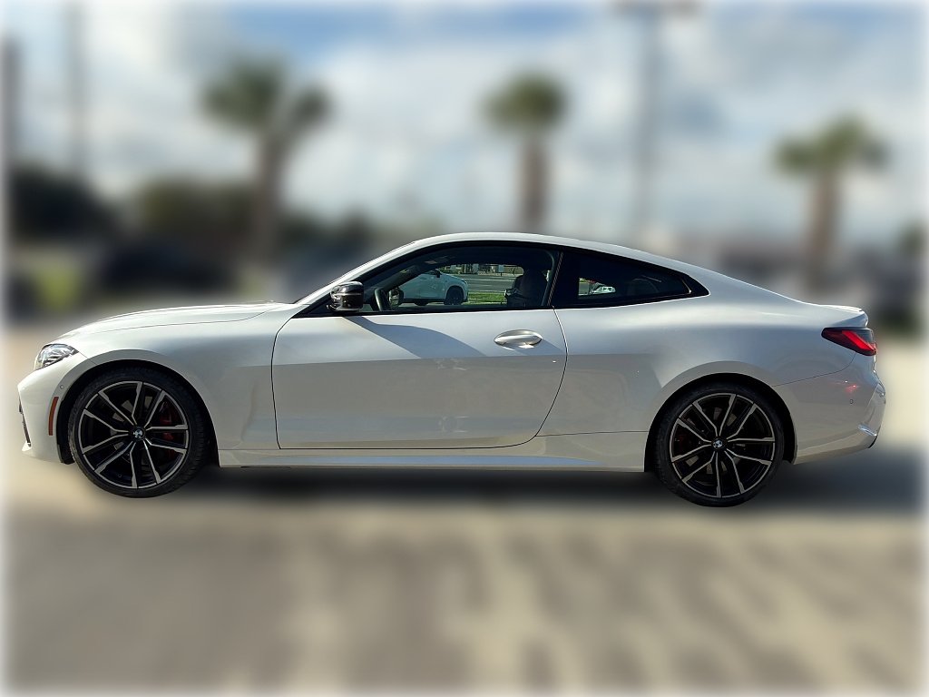 Used 2022 Alpine White BMW M440i image 3