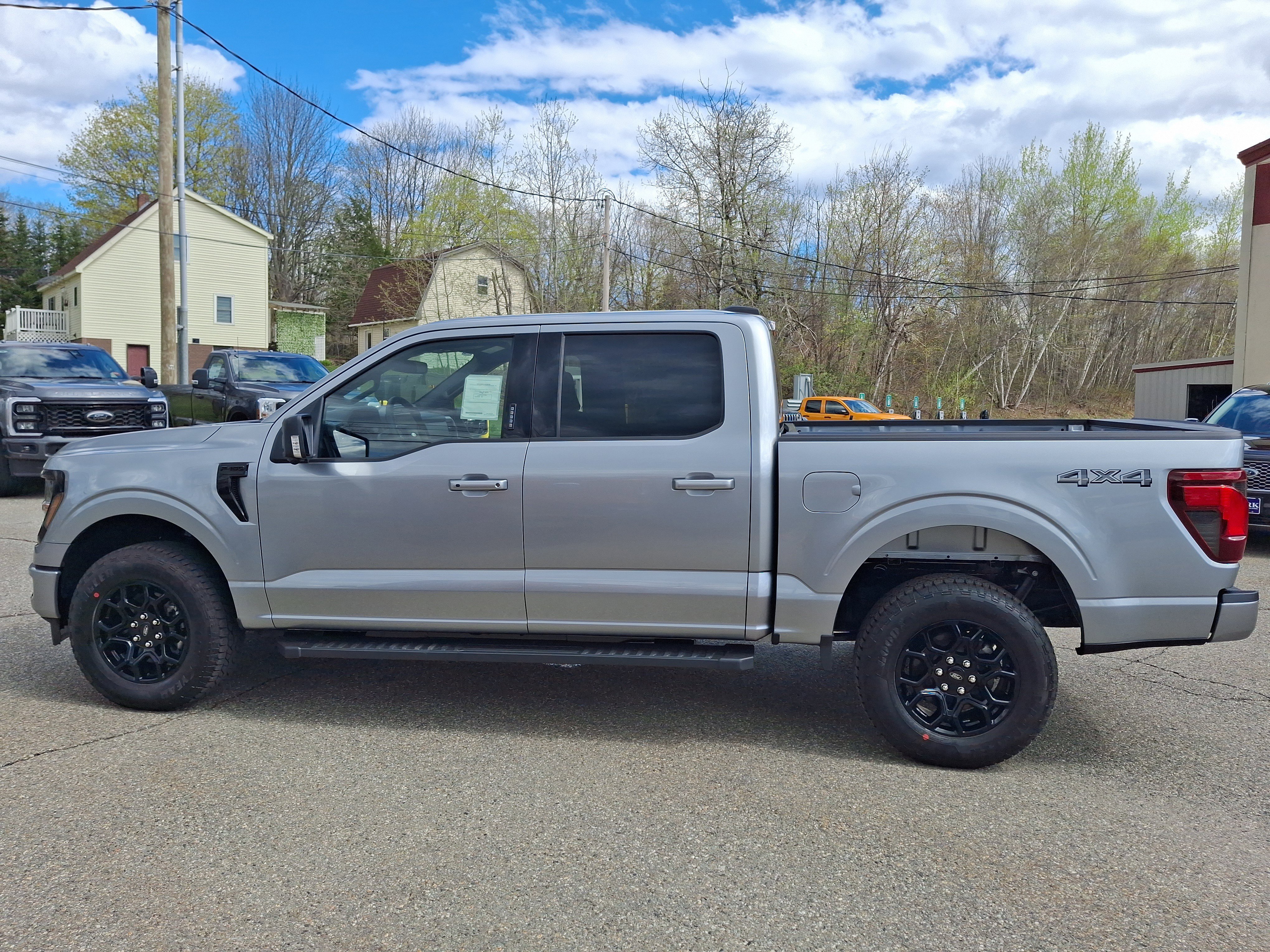 New 2026 Iconic Silver Metallic Ford XLT image 4