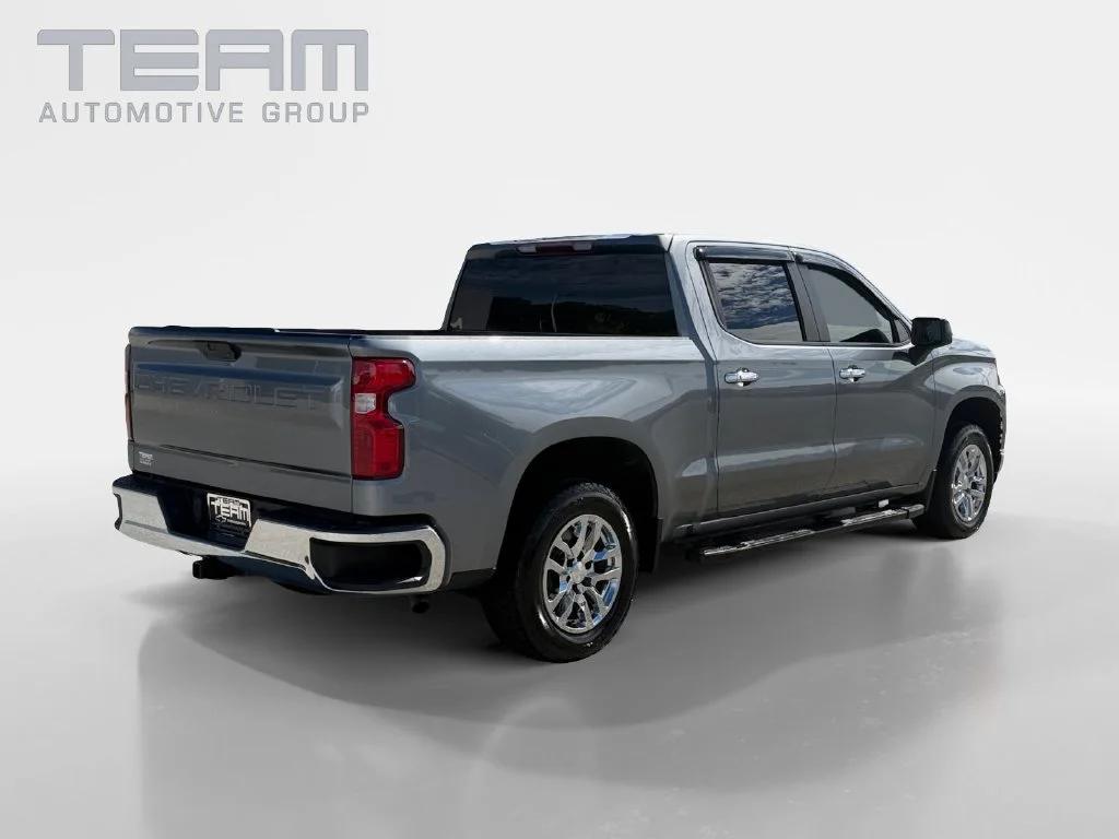 Used 2020 SATIN STEEL METALLIC Chevrolet LT image 7