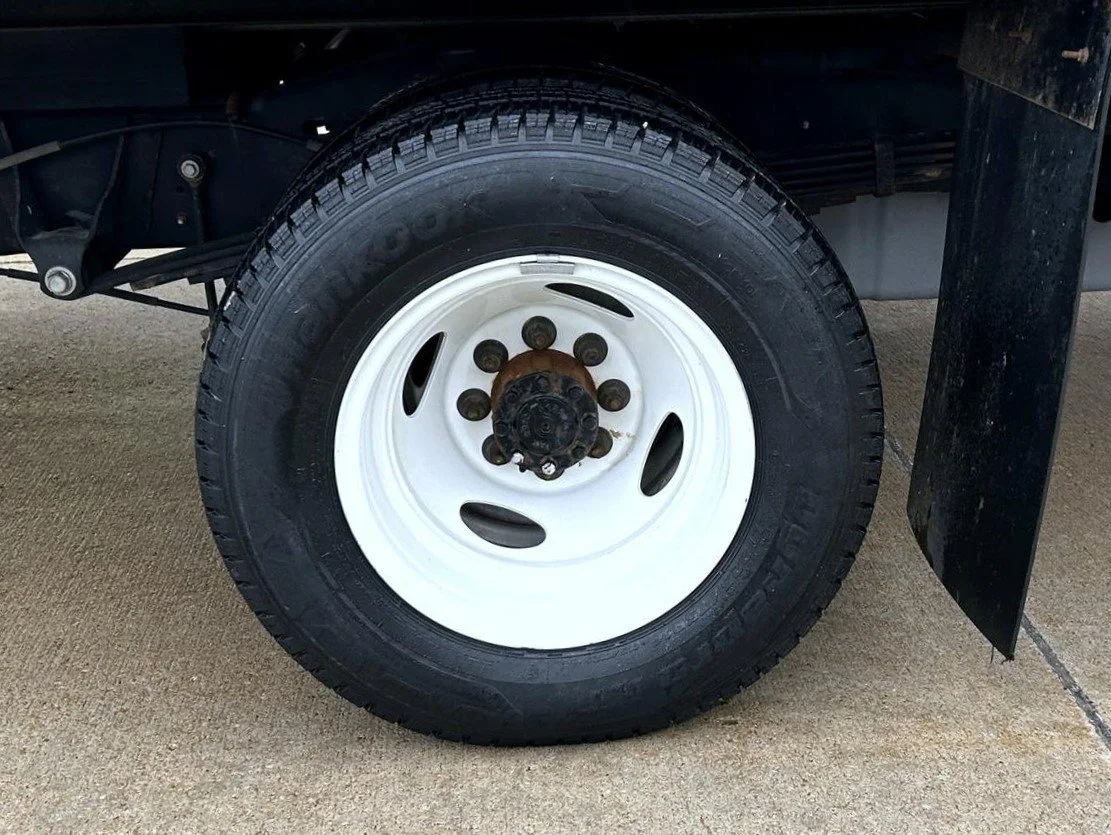Used 2023 White Ford Base image 18