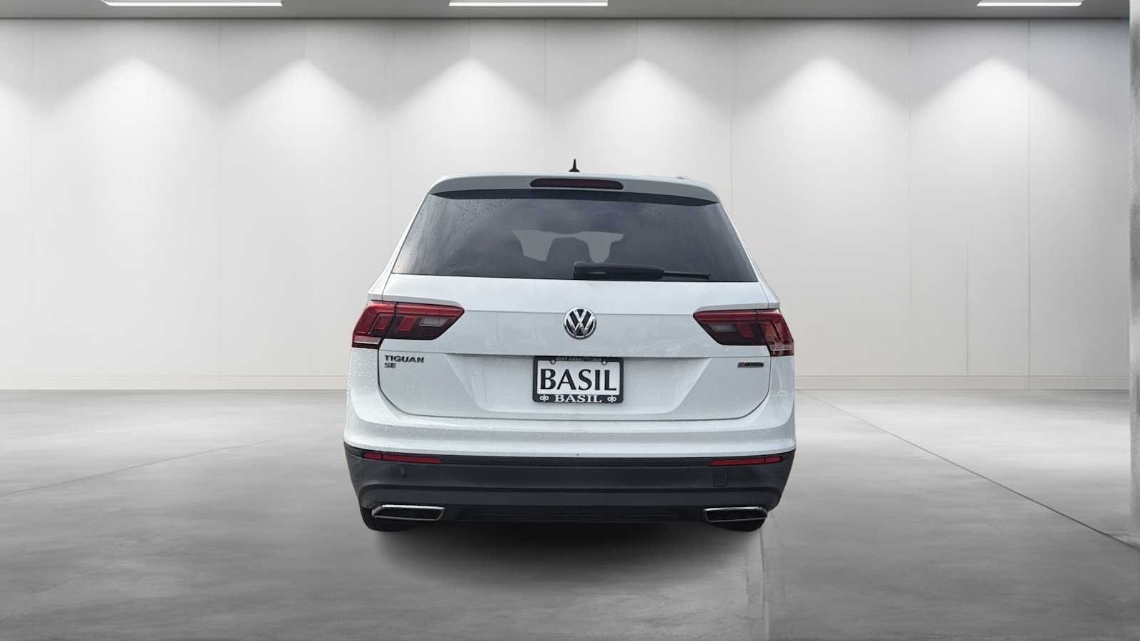 Used 2019 Pure White Volkswagen SE image 6