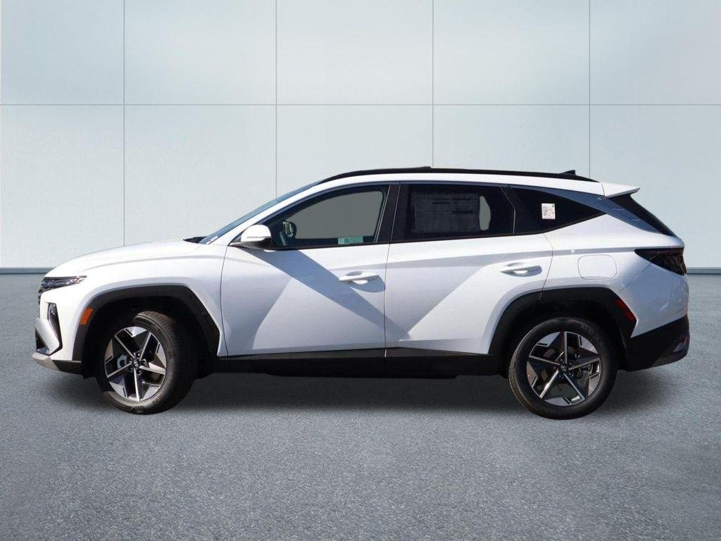 New 2026 White Hyundai SEL Convenience image 3
