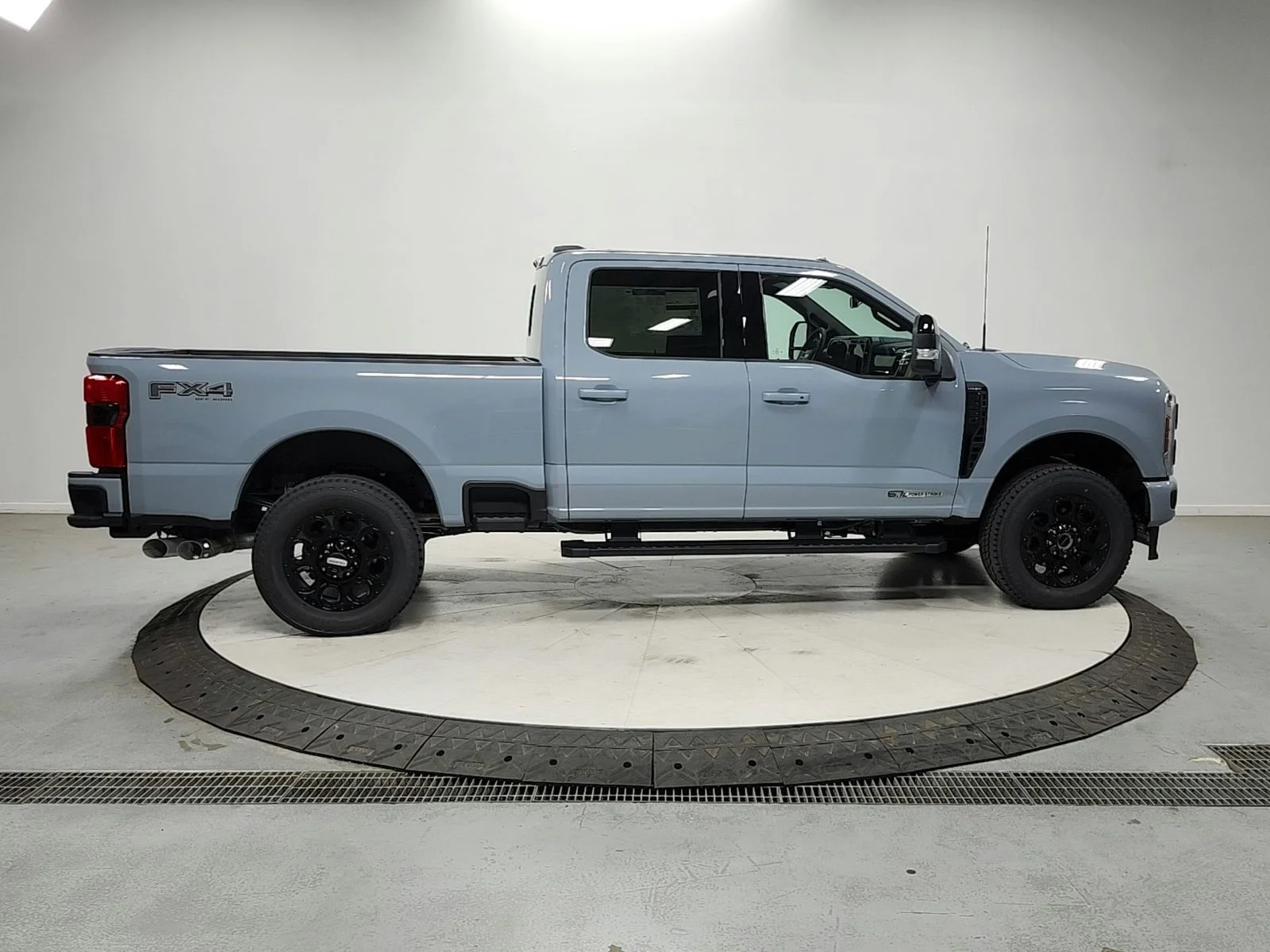 New 2026 Glacier Gray Metallic Tri-Coat Ford F-250® Lariat® image 8