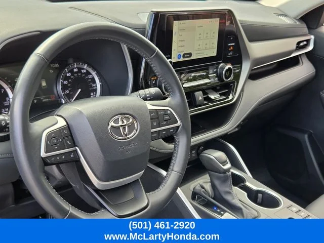 Used 2025 Magnetic Gray Metallic Toyota XLE image 9
