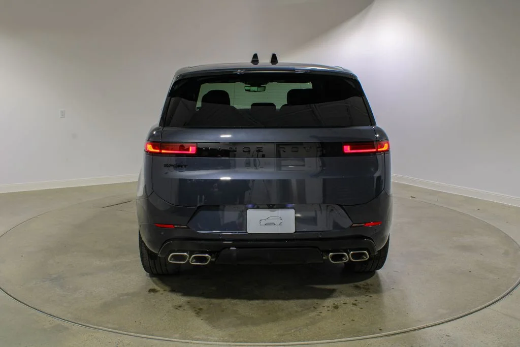 New 2026 Varesine Blue Land Rover Dynamic SE P530 V8 image 4