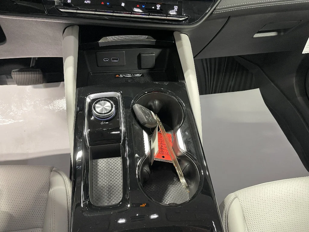 New 2026 Ebony Twilight Metallic Buick Avenir image 28