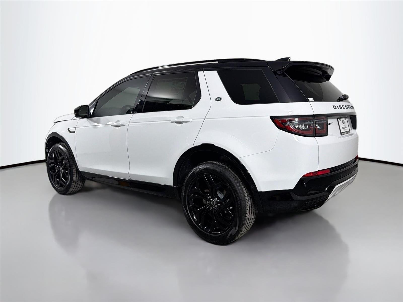 New 2026 Fuji White LAND ROVER  image 7