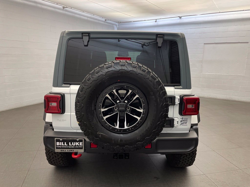 New 2026 Bright White Clear-Coat Exterior Paint Jeep Rubicon image 4