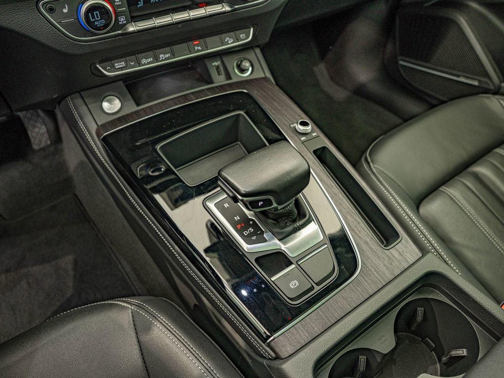 Used 2023 Mythos Black Metallic Audi 45 S line Premium image 28