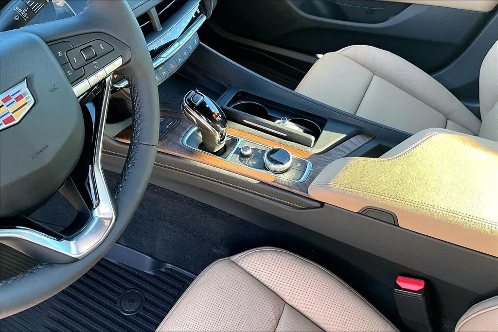 New 2026 Vibrant White Tricoat Cadillac Premium Luxury image 8