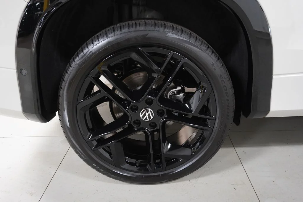 Certified Used 2026 Sandstone w/Deep Black Roof Volkswagen SE R-Line Black image 42
