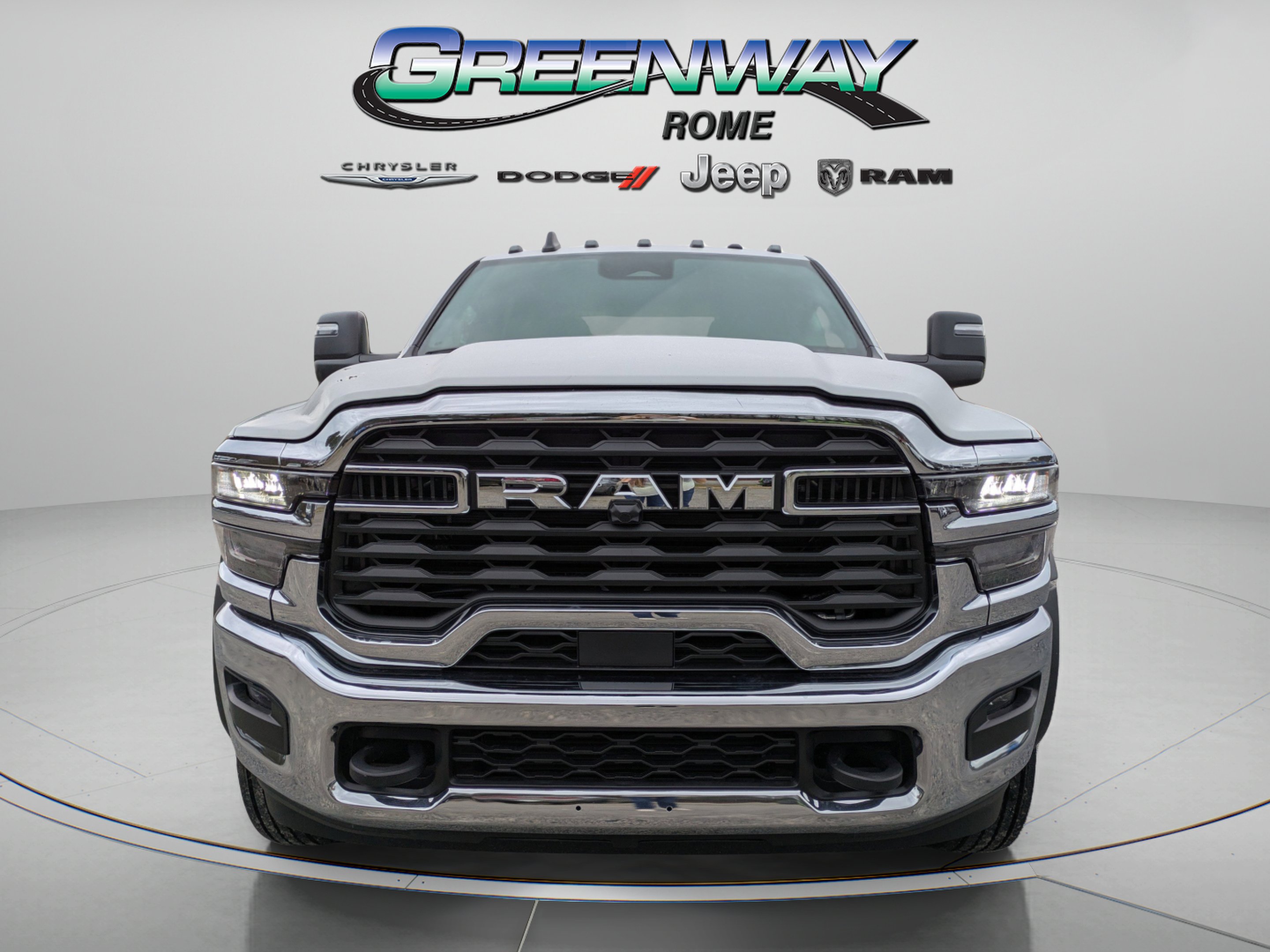 New 2026 Bright White Clear-Coat Exterior Paint RAM Tradesman image 3
