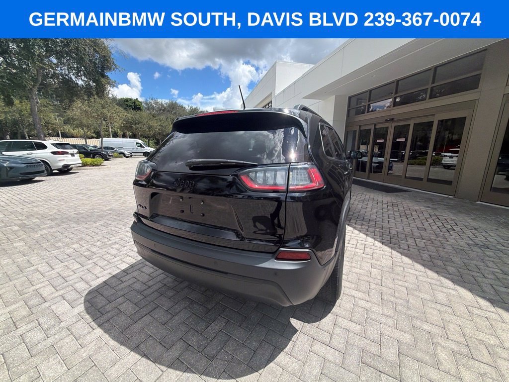 Used 2023 Diamond Black Jeep Altitude image 10