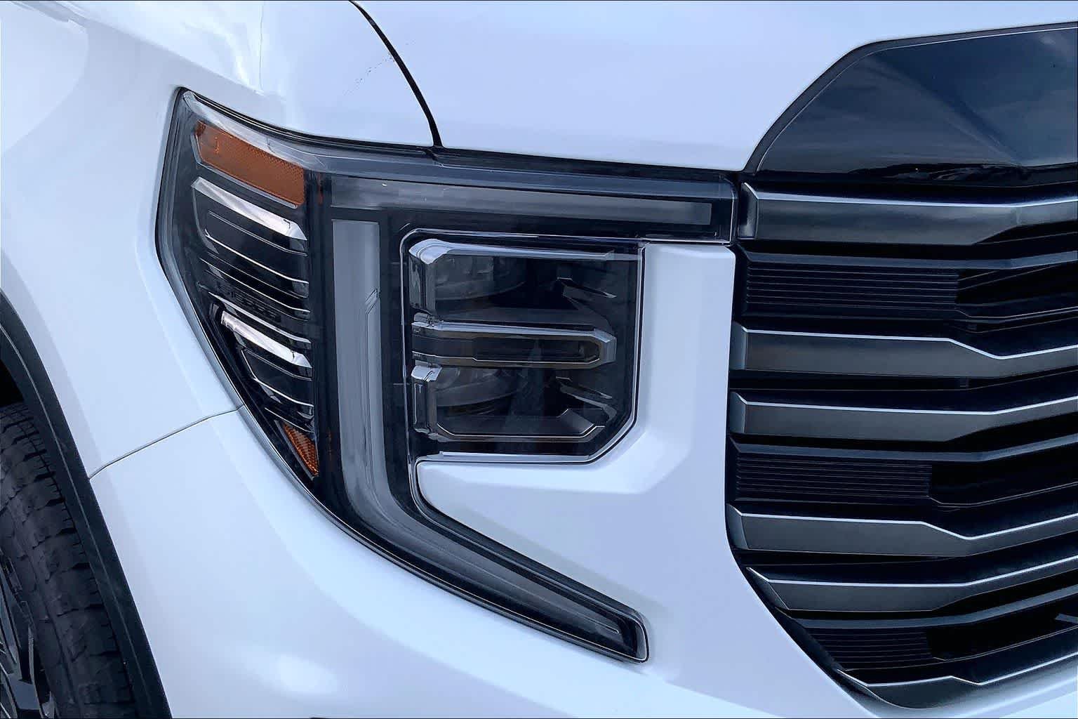 New 2026 Summit White GMC AT4 image 13