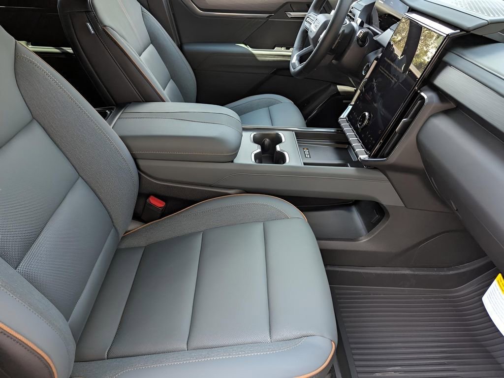 2026 GMC Acadia AT4 - Photo 18