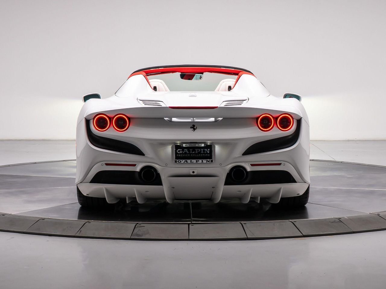 Used 2022 Bianco Cervino - Extra Campionario Ferrari Spider image 4