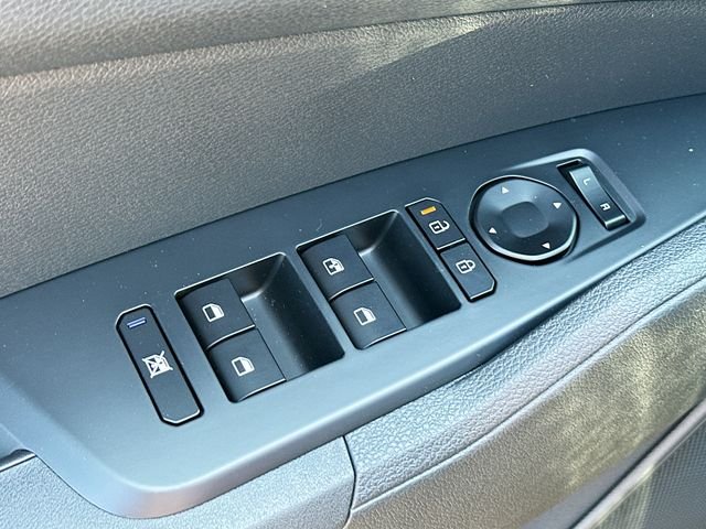 Used 2026 Fusion Orange Kia LX image 17