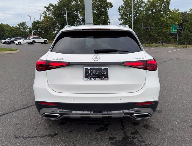 Used 2023  Mercedes-Benz GLC 300 image 6