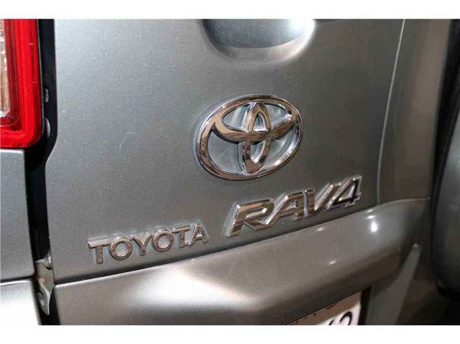 Used 2006 Green Toyota Base image 17