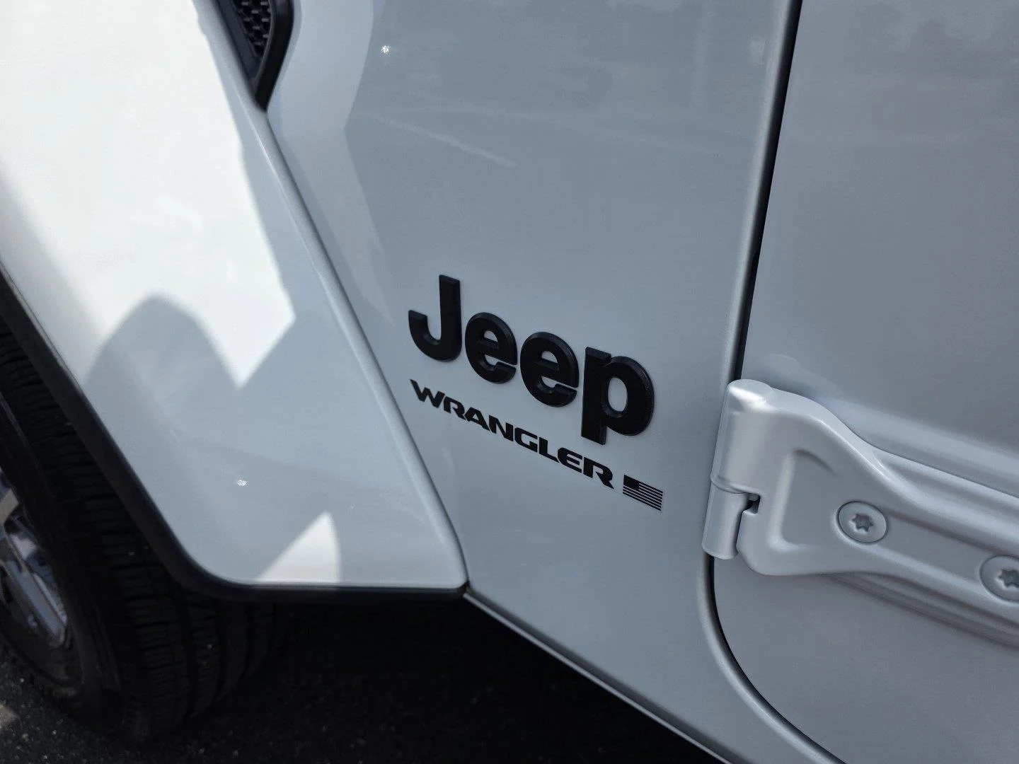Used 2026 Bright White Clearcoat Jeep Sahara image 29