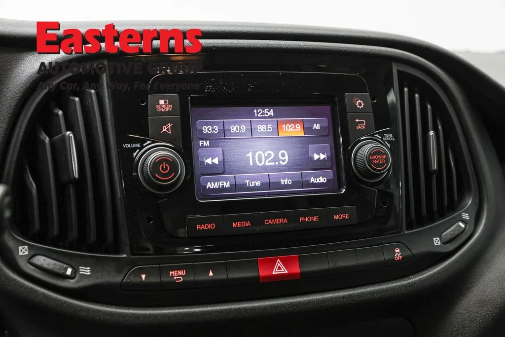 Used 2022 White Ram Base image 17
