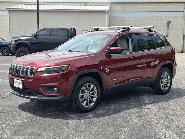 Used 2020 Red Jeep Latitude Plus image 6