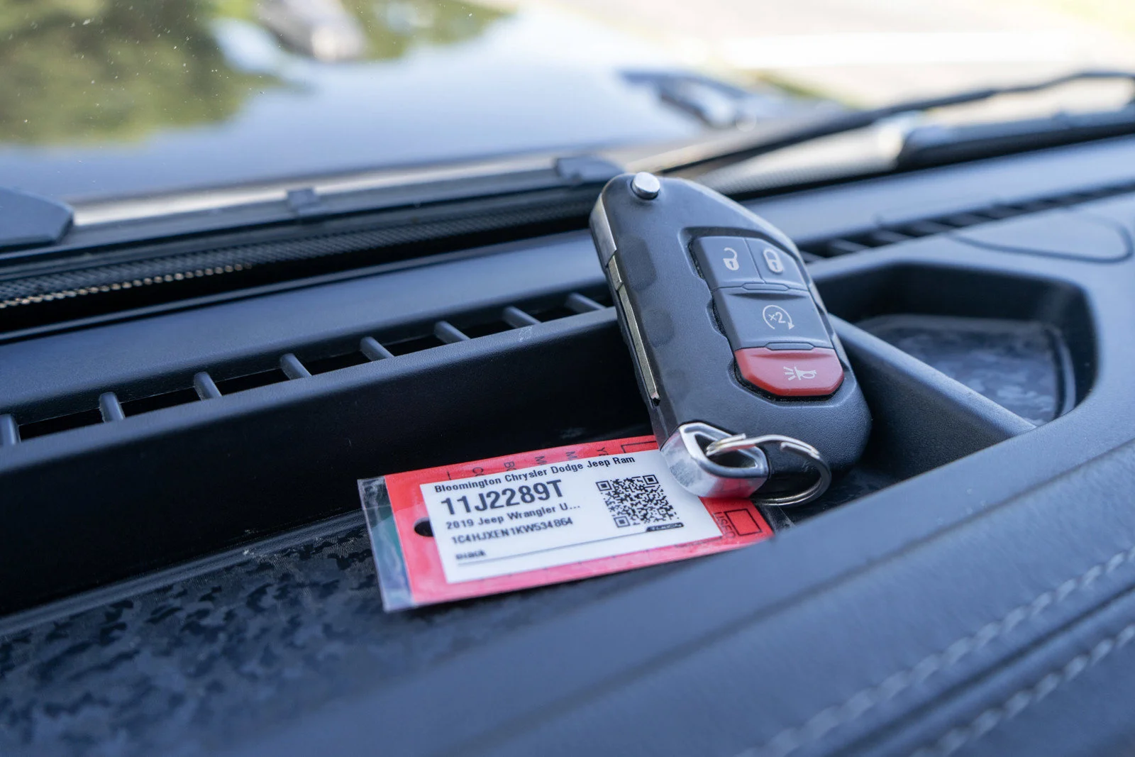 Used 2019 Black Clearcoat Jeep Unlimited Sahara image 31