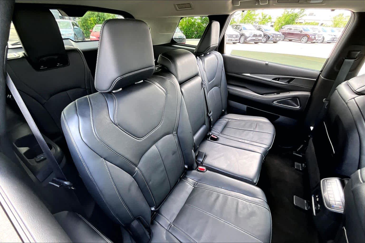 Used 2023 Graphite Shadow INFINITI LUXE image 19