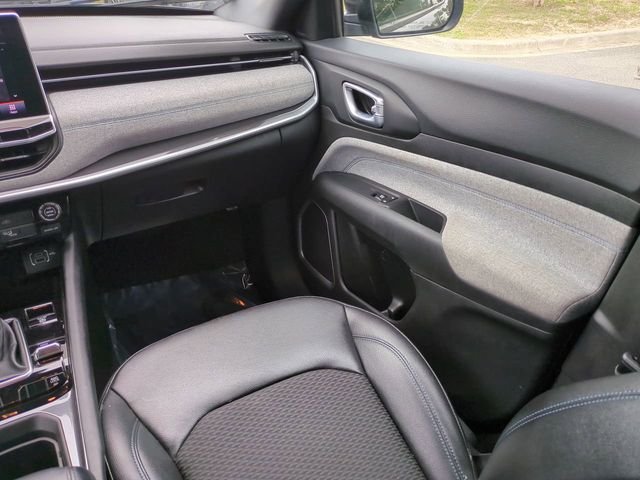 Used 2024 Gray Jeep Latitude image 17